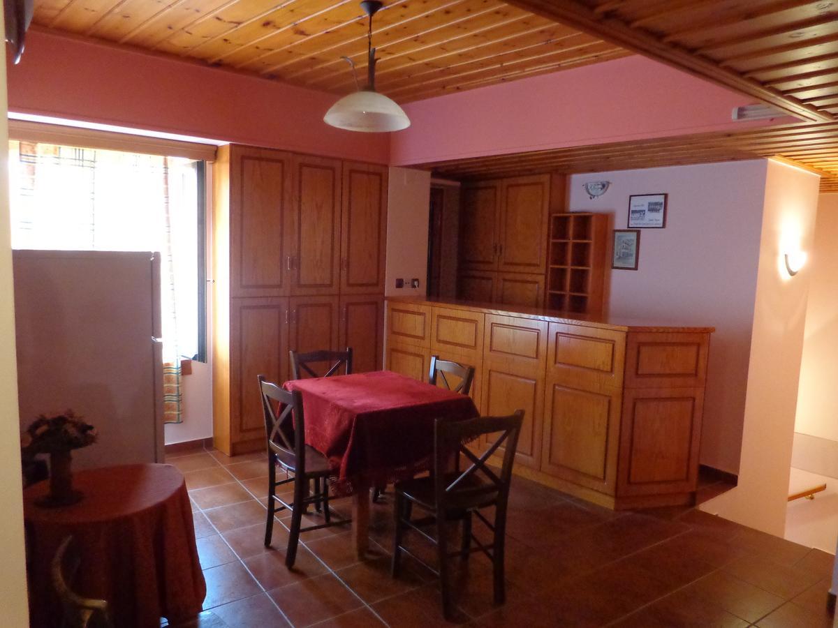 Alonaki Guesthouse Plátanos Екстериор снимка